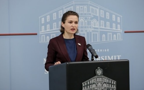 Nga rindertimi i shkollave tek diplomat- Shahini: Viti i ri shkollor vijon me mesim online